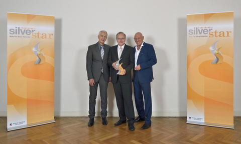 v.l.n.r.: PD Dr. med. Matthias Frank, Prof. Dr. med. Stephan Martin, Joe Bausch; Fotograf: Tobias Schneider, Berlin